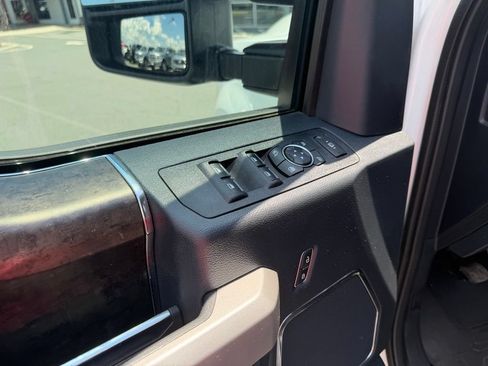 Used 2022 Ford F250 Lariat w/ Black Appearance Package AWD/4WD image 16