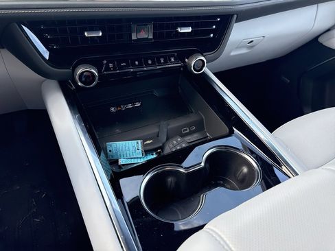 Used 2025 Chevrolet Tahoe Premier w/ Sun And Tow Package image 20