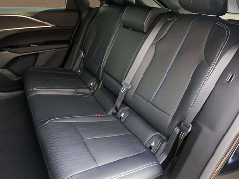 Certified 2024 Cadillac Lyriq Luxury image 22