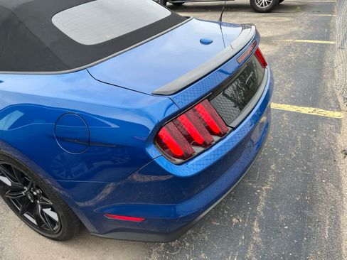 Used 2017 Ford Mustang GT Premium w/ Equipment Group 401A RWD image 9