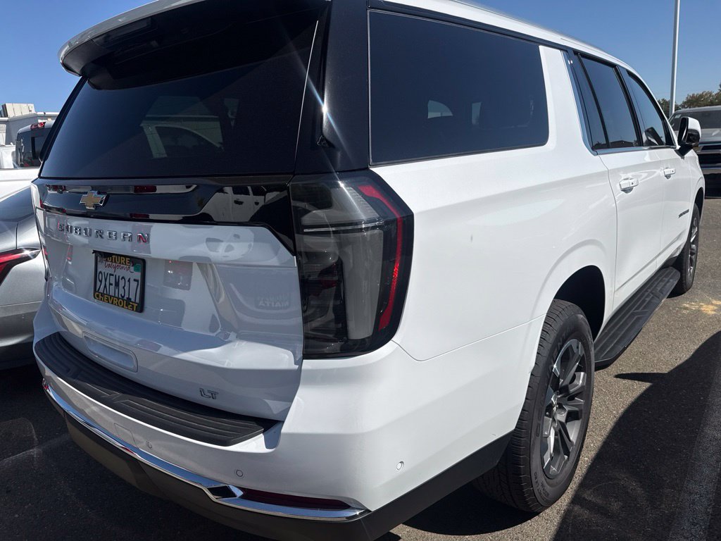 Used 2026 Chevrolet Suburban LT w/ Comfort Package AWD/4WD image 2