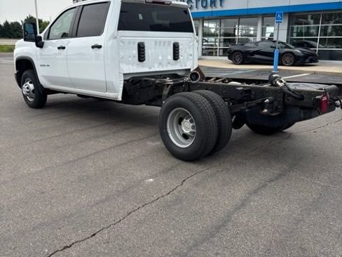 Used 2024 Chevrolet Silverado 3500 W/T w/ WT Convenience Package AWD/4WD image 3
