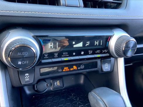 Used 2024 Toyota RAV4 XLE image 32