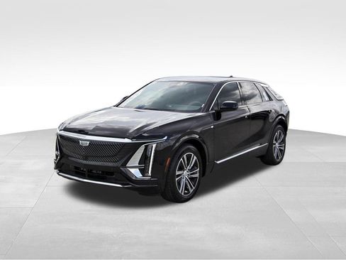 New 2026 Cadillac Lyriq Luxury AWD/4WD image 2