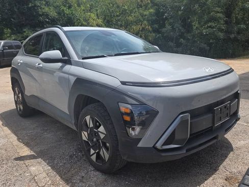 Used 2025 Hyundai Kona SEL AWD/4WD image 2