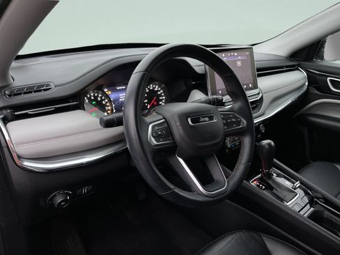 Used 2022 Jeep Compass Limited image 17