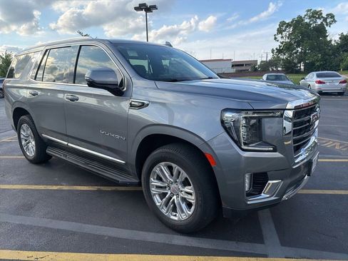 Used 2021 GMC Yukon SLT w/ SLT Premium Package AWD/4WD image 2