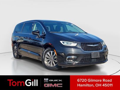 Used 2023 Chrysler Pacifica Touring-L