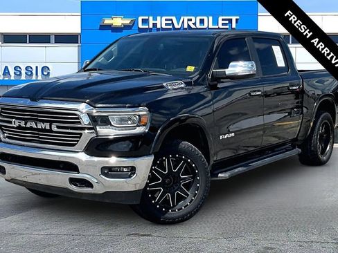 Used 2019 RAM 1500 Laramie AWD/4WD image 3