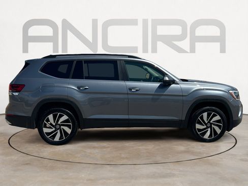 Used 2025 Volkswagen Atlas SE FWD image 11