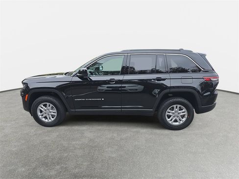 New 2025 Jeep Grand Cherokee Laredo w/ Luxury Tech Group I image 8