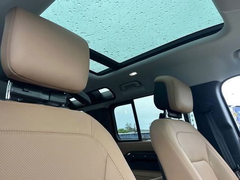 New 2026 Land Rover Defender 110 X-Dynamic SE image 23