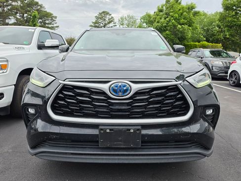 Used 2023 Toyota Highlander Bronze Edition AWD/4WD image 3