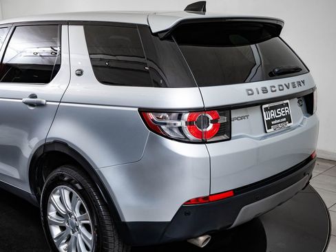 Used 2018 Land Rover Discovery Sport SE AWD/4WD image 19