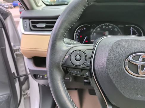 Used 2019 Toyota RAV4 Limited w/ Advanced Technology Package AWD/4WD image 19