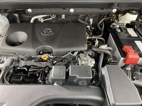Used 2022 Toyota RAV4 LE image 30