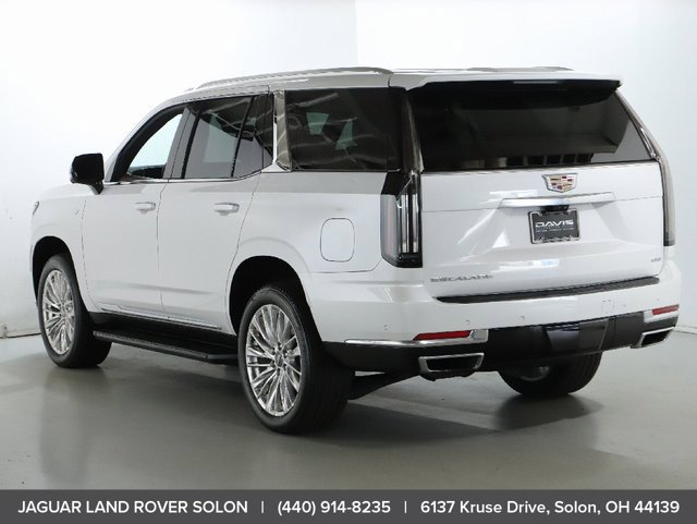 Used 2025 Cadillac Escalade Premium Luxury AWD/4WD image 5
