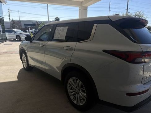 Used 2022 Mitsubishi Outlander ES FWD image 14