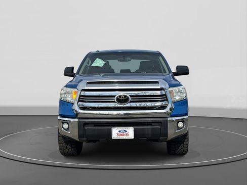 Used 2017 Toyota Tundra SR5 w/ SR5 Upgrade Package image 3