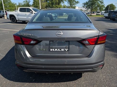 Used 2025 Nissan Altima 2.5 SV FWD image 7