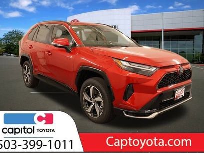 New 2025 Toyota RAV4 SE