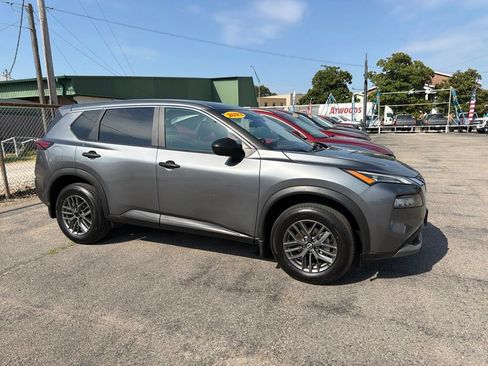 Used 2023 Nissan Rogue S FWD image 7