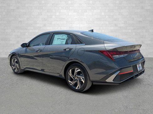 New 2025 Hyundai Elantra Limited image 4