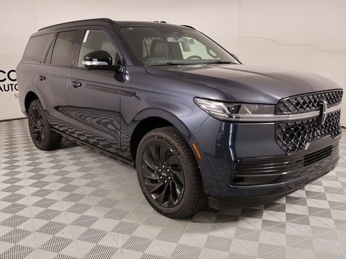 New 2025 Lincoln Navigator Reserve w/ Jet Appearance Package image 1