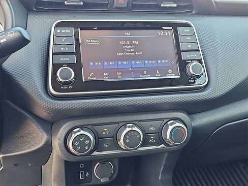 Used 2025 Nissan Kicks Play S image 19