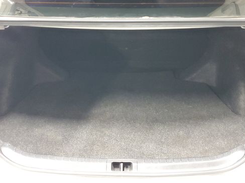 Used 2018 Toyota Corolla LE FWD image 10
