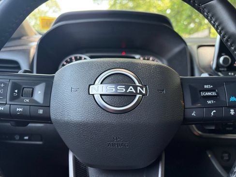 Used 2025 Nissan Rogue SV FWD image 25