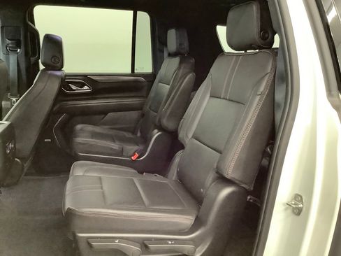 Used 2023 Chevrolet Suburban RST w/ Luxury Package AWD/4WD image 8