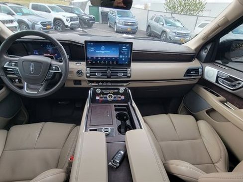 Used 2024 Lincoln Navigator L Reserve AWD/4WD image 14
