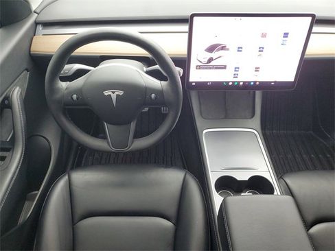 Used 2022 Tesla Model Y Performance image 16