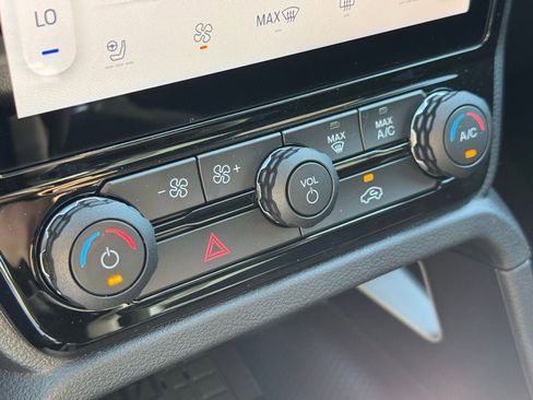 Used 2025 Ford Ranger Lariat w/ FX4 Off-Road Package image 29