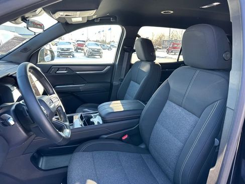 Used 2025 GMC Acadia Elevation image 22