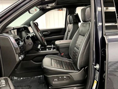 Used 2025 GMC Yukon AT4 Ultimate AWD/4WD image 24