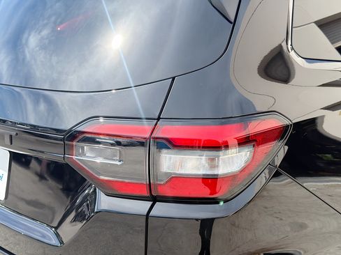 Used 2025 Honda Pilot TrailSport image 27