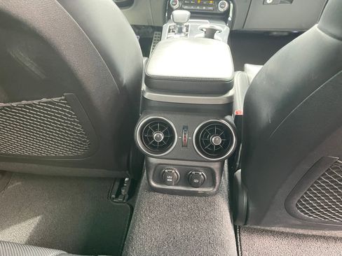 Used 2021 Kia Stinger GT2 image 27