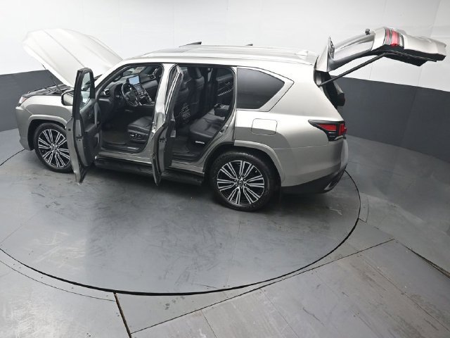 Used 2023 Lexus LX 600 4WD w/ Luxury Package image 55