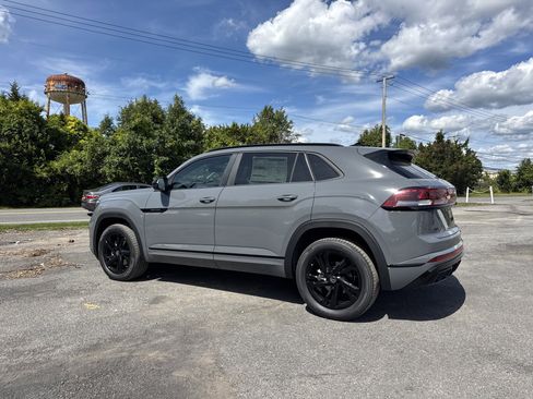 New 2026 Volkswagen Atlas Cross Sport SEL R-Line image 8