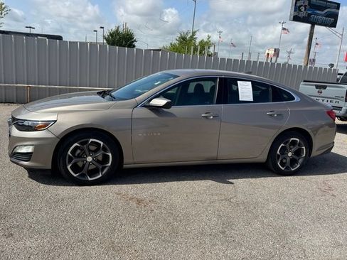 Used 2023 Chevrolet Malibu LT w/ Driver Confidence Package FWD image 3