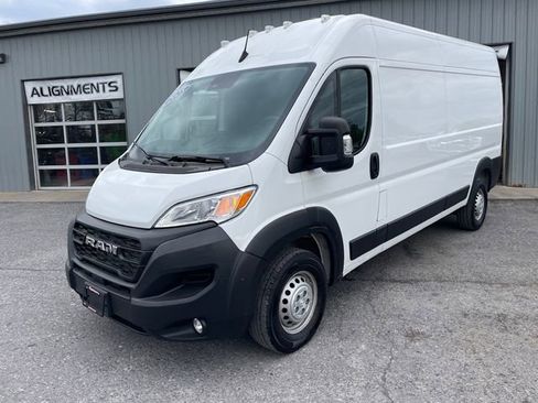Used 2025 RAM ProMaster 2500 w/ Convenience Group FWD image 3