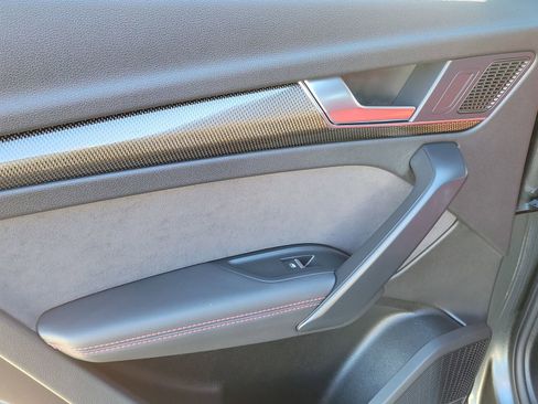 Used 2025 Audi SQ5 Premium Plus w/ Premium Plus Package image 11