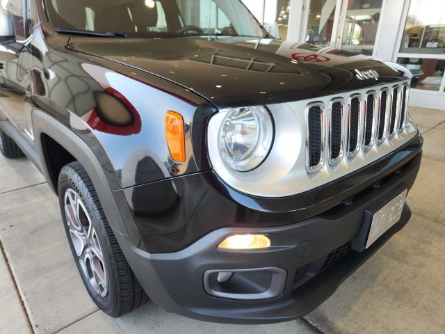 Used 2017 Jeep Renegade Limited AWD/4WD image 8