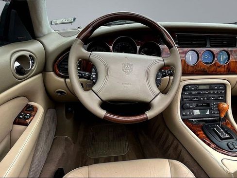 Used 1998 Jaguar XK8 Convertible RWD image 8
