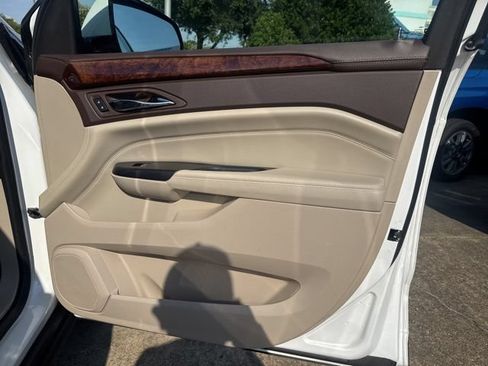 Used 2014 Cadillac SRX Luxury FWD image 16