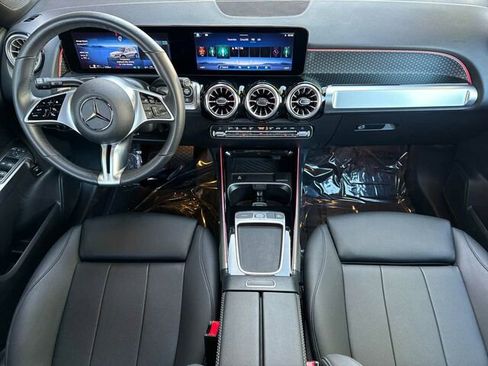 Used 2025 Mercedes-Benz GLB 250 GLB 250 4D Sport Utility 4MATI image 17