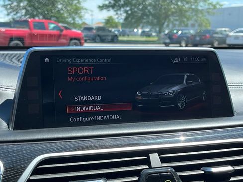 Used 2018 BMW 750i xDrive AWD/4WD image 41