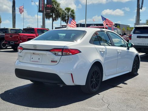 Used 2023 Toyota Corolla LE image 12